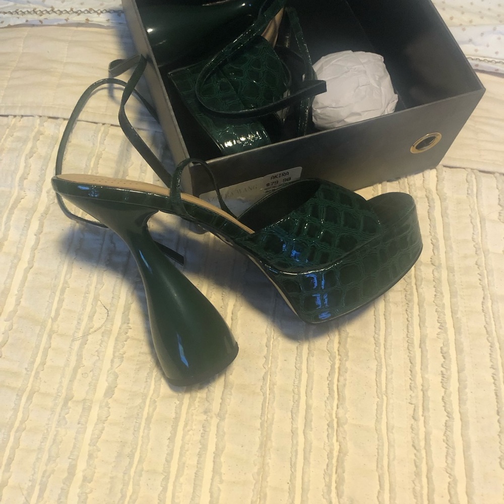 Azalea Wang size 10 GREENCROC NEW